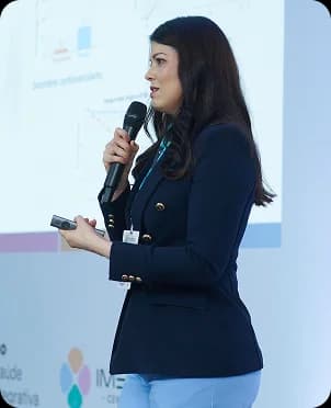 Dra. Aline David palestrando