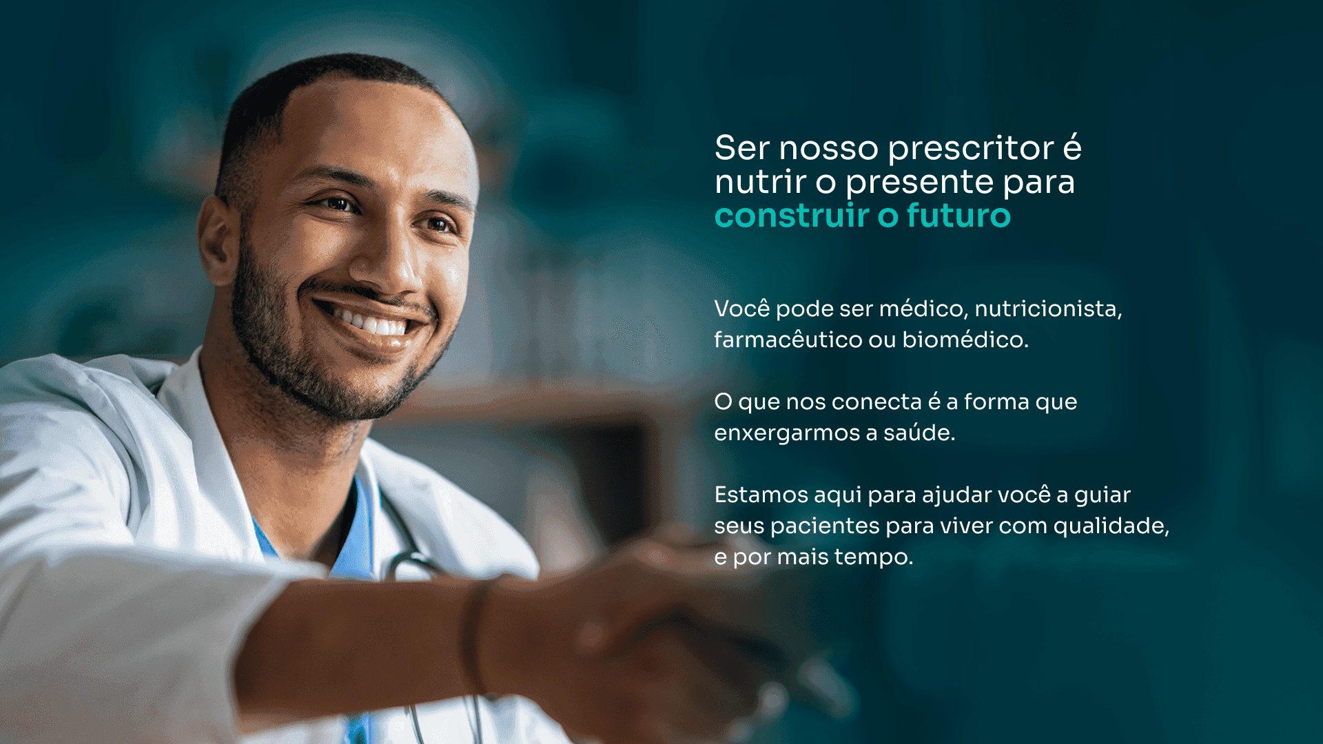 Médico sorrindo - Parceria Central Nutrition